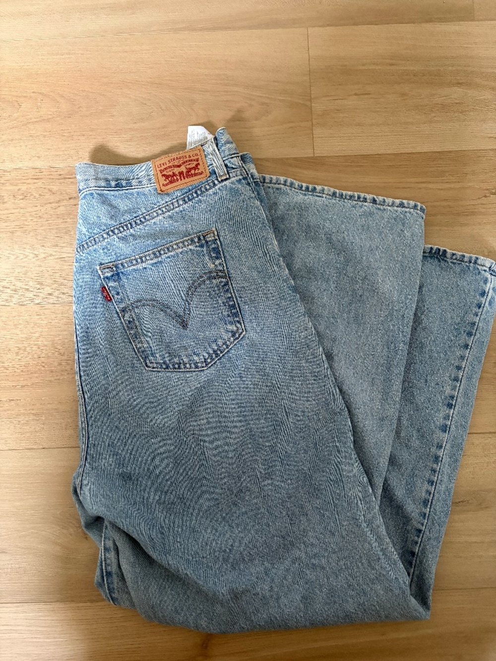 Levi Wide Leg, High waist Jean